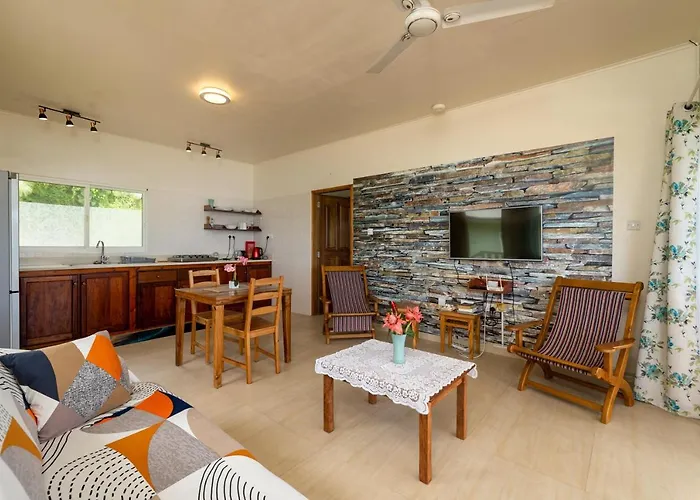 Апартаменты View Retreat Selfcatering Anse a La Mouche